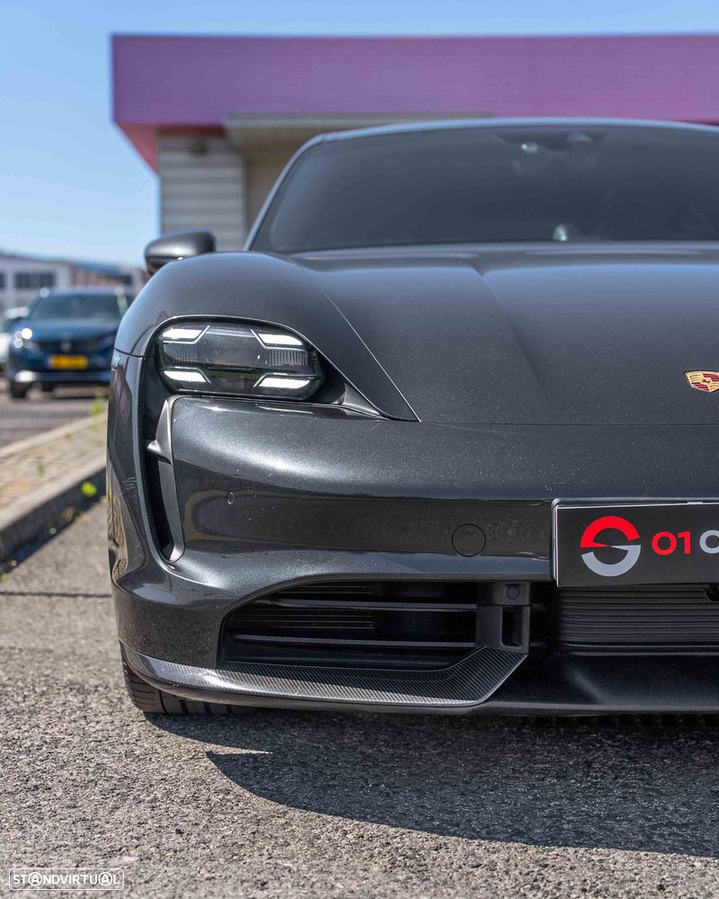 Porsche Taycan Turbo S - 4