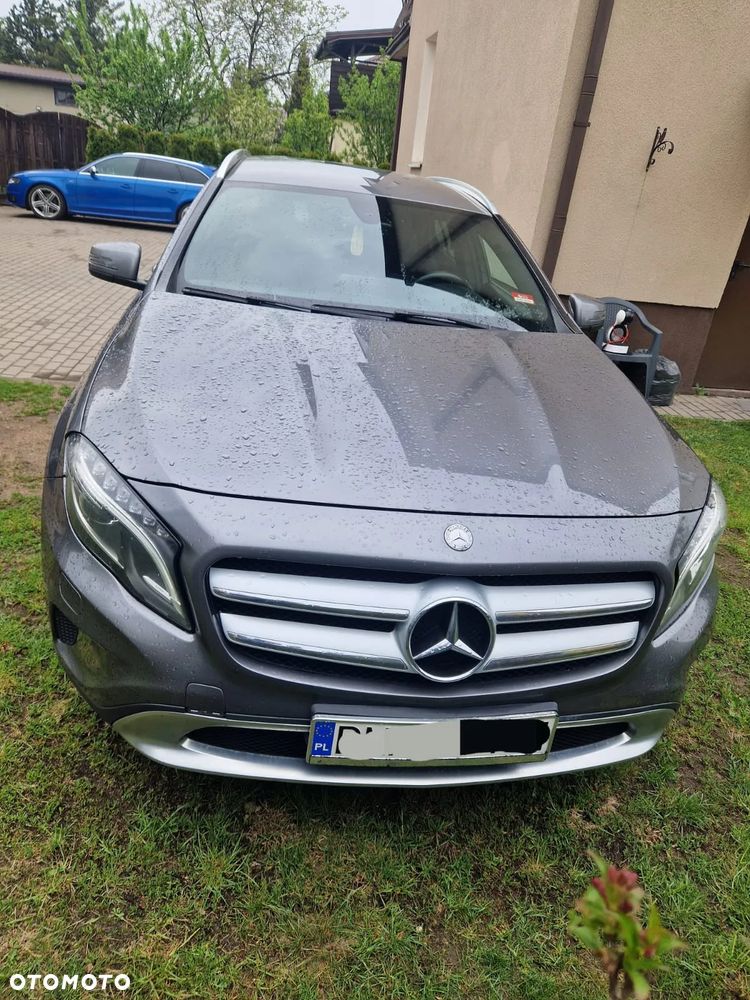 Mercedes-Benz GLA 220 d 4Matic 7G-DCT - 2