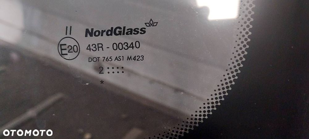 SZYBA CZOŁOWA PRZEDNIA KIA MAGENTIS I - 2