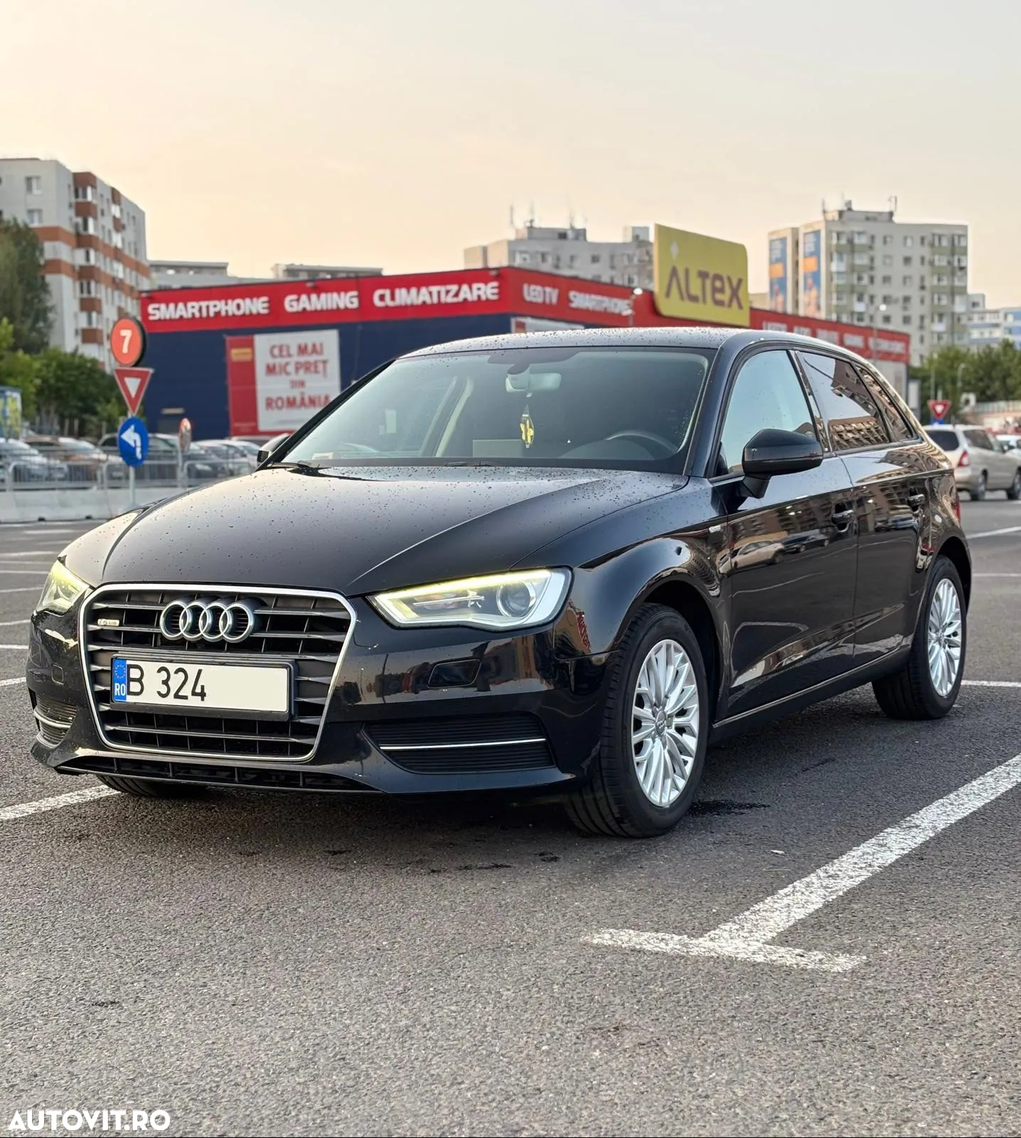 Audi A3 Sportback 1.6 TDI clean Stronic Attraction - 2