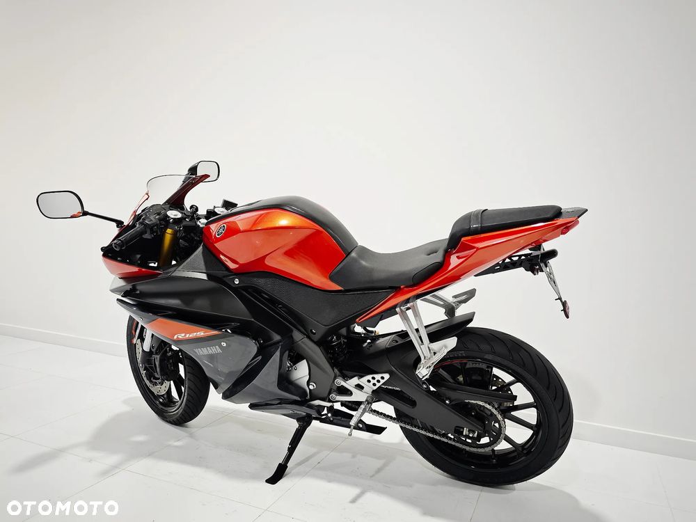 Yamaha YZF - 8