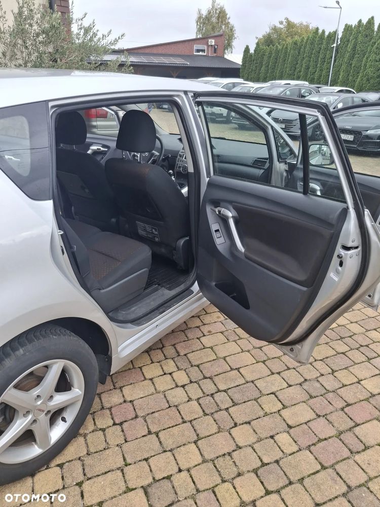 Toyota Verso 2.0 D-4D - 13