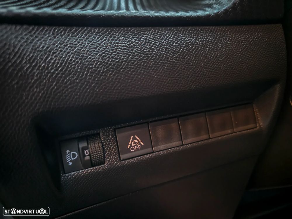 Peugeot 2008 PureTech 130 EAT8 Allure - 40