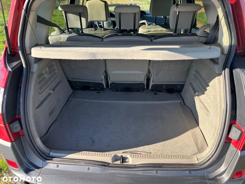 Renault Scenic 1.9 dCi FAP Avantage - 10