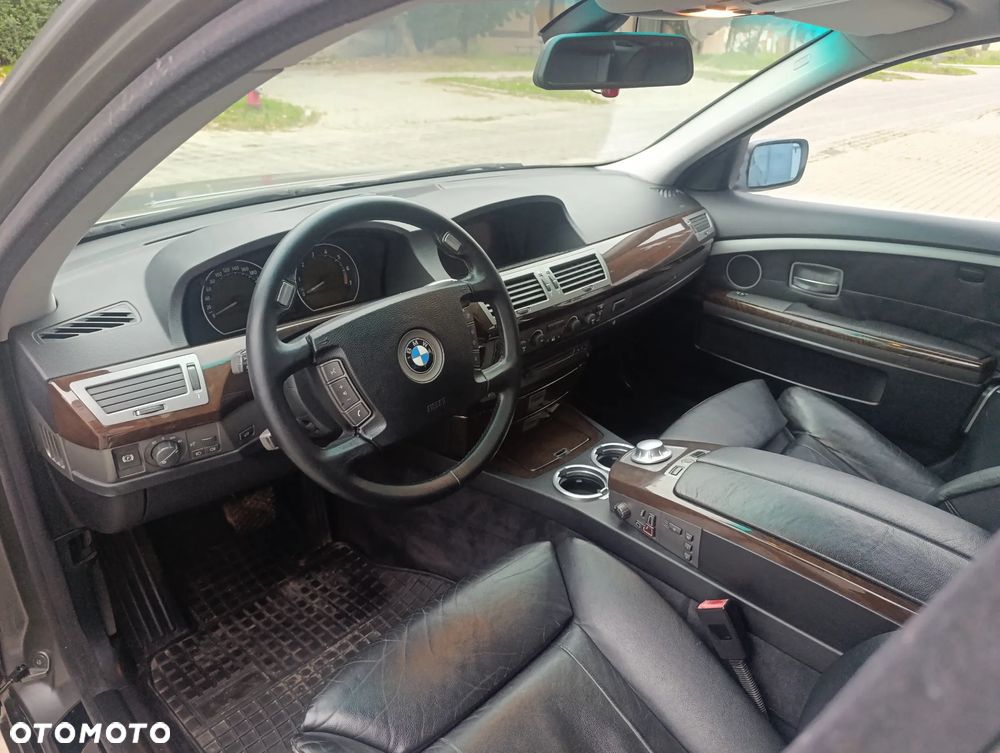 BMW Seria 7 735i - 7