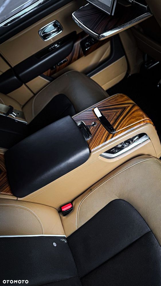 Rolls-Royce Cullinan - 22