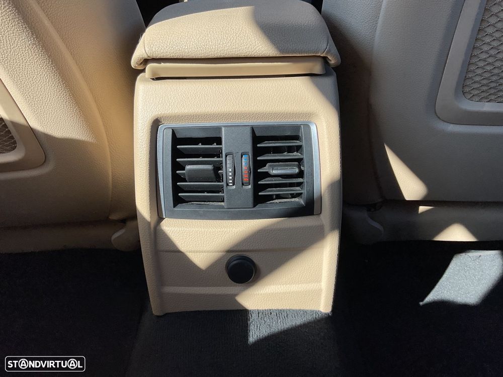 BMW 318 d Auto - 33