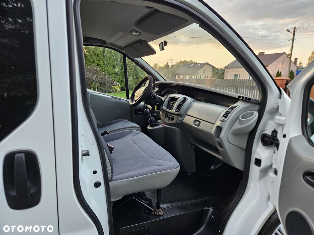Renault Trafic Passenger Expression - 10
