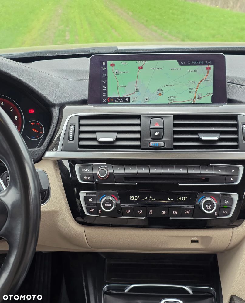 BMW Seria 3 320i xDrive Luxury Line - 5