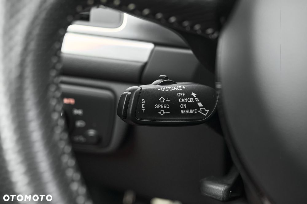 Audi A6 Avant 2.0 TDI Ultra S tronic - 32