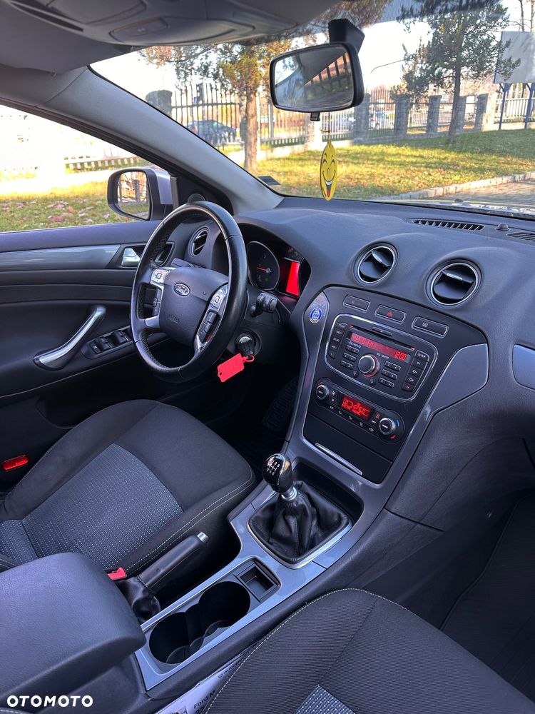 Ford Mondeo 1.6 TDCi Ambiente - 25