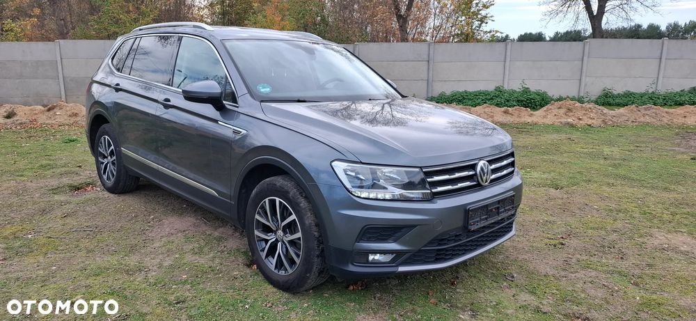Volkswagen Tiguan - 1