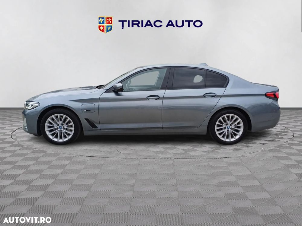 BMW Seria 5 530e xDrive Aut. Luxury Line - 2