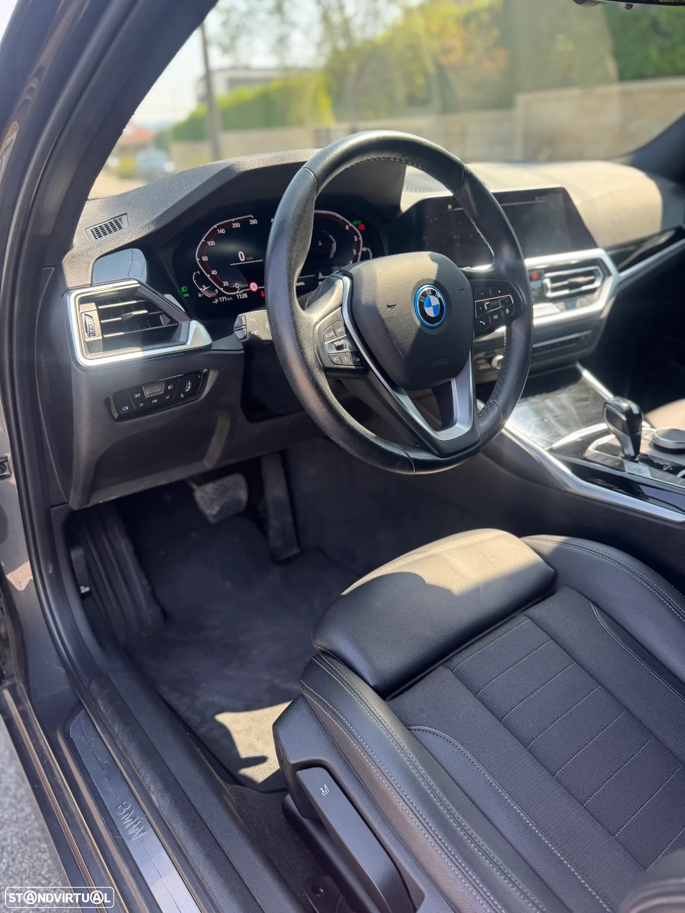 BMW 320 e Touring Corporate Edition Auto - 15