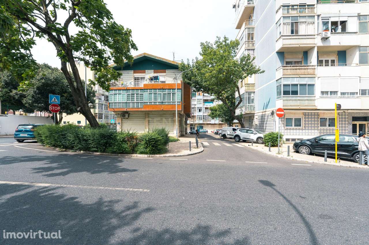 ESPAÇO PARA COMERCIO-ARMAZÉM- SERVIÇOS- QUARTOS INDEPENDENTES-  CULTO - Grande imagem: 3/28