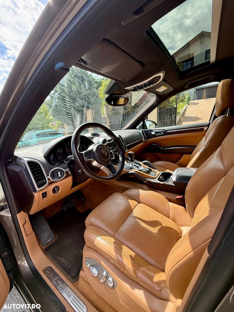 Porsche Cayenne - 14