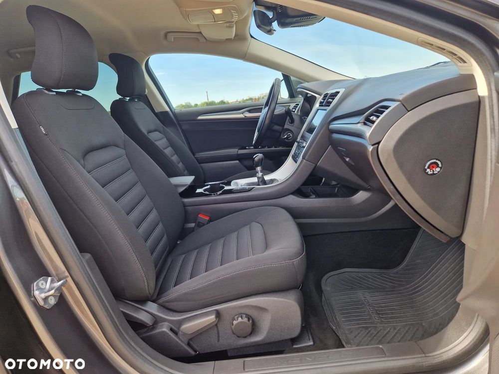 Ford Mondeo - 23