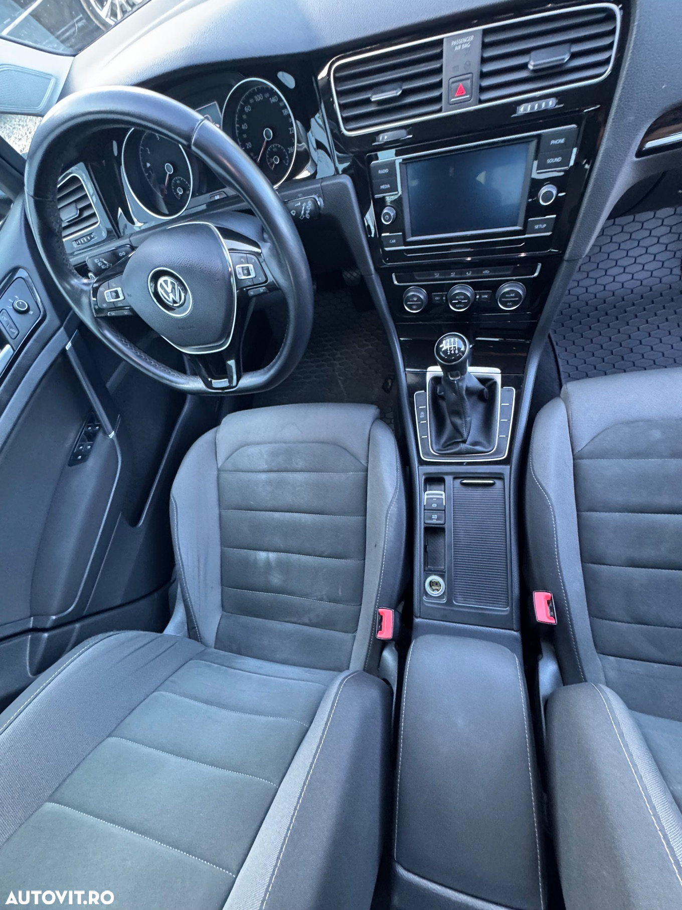 Volkswagen Golf 2.0 TDI Comfortline - 11