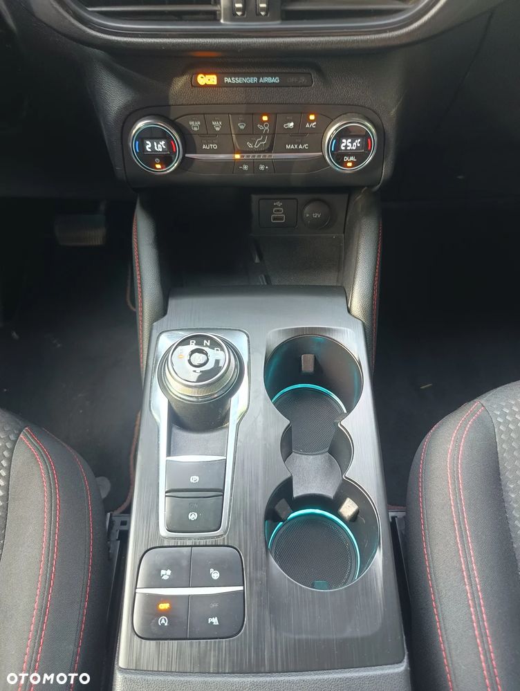 Ford Kuga - 12
