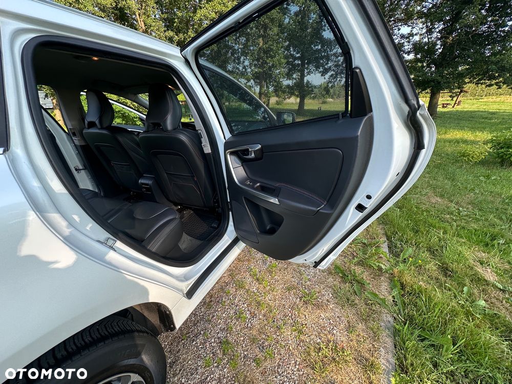 Volvo XC 60 D3 Drive-E Ocean Race - 9