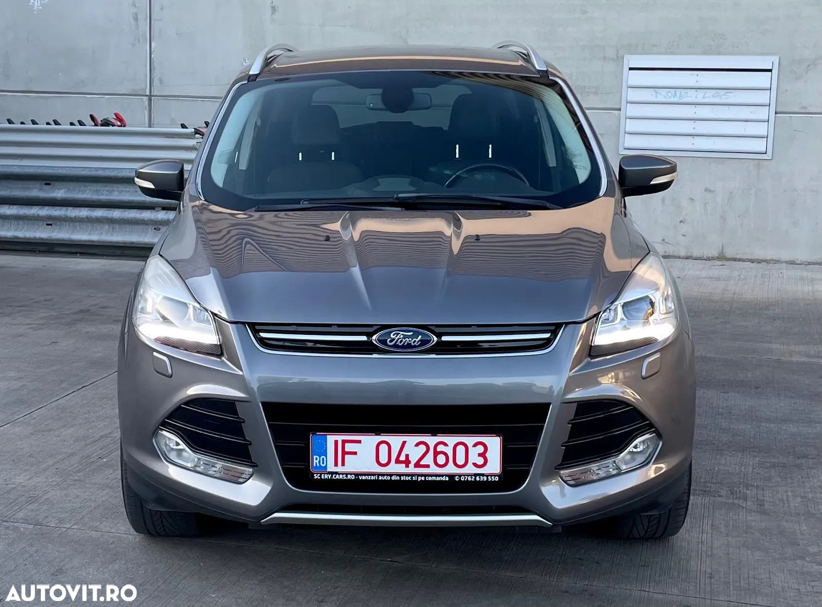 Ford Kuga 2.0 TDCi Powershift 4WD Titanium - 2