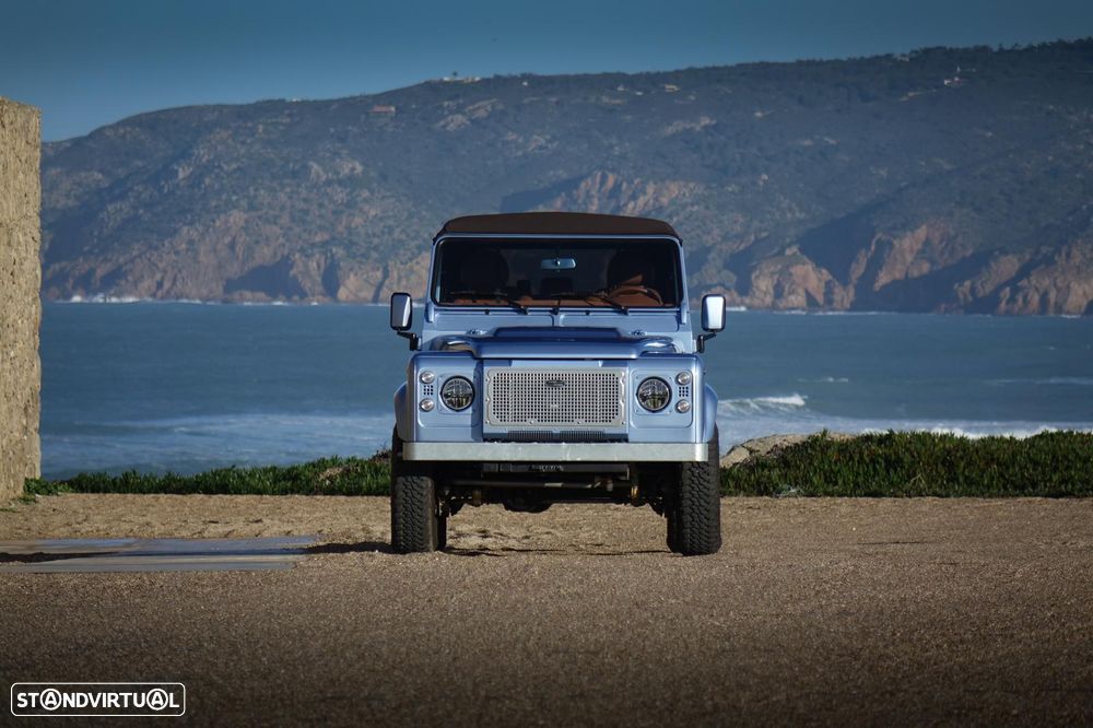 Land Rover Defender - 4