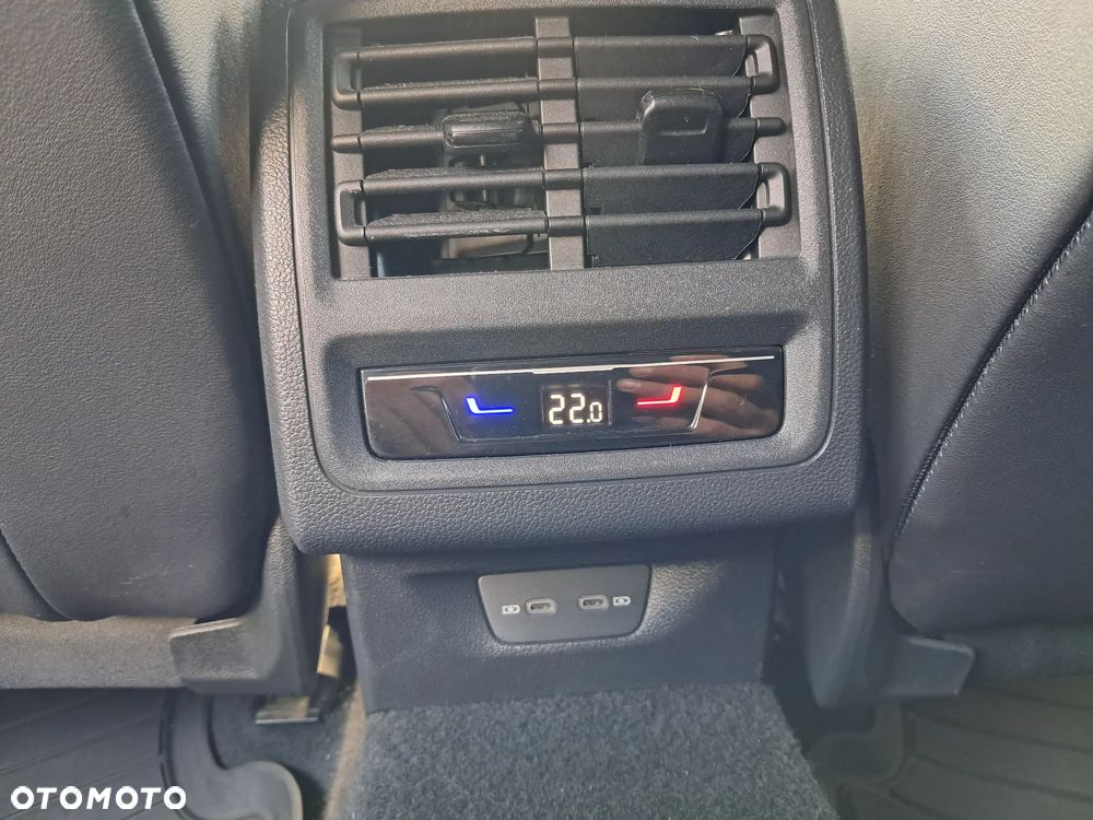 Volkswagen Golf 1.5 TSI OPF R-Line - 17