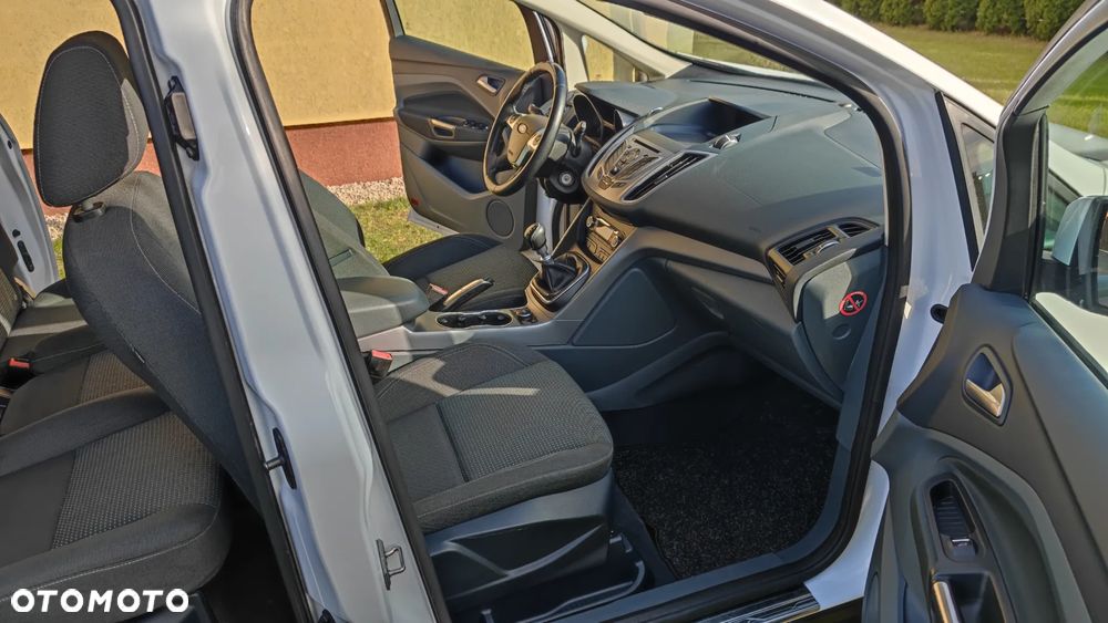 Ford Grand C-MAX - 23