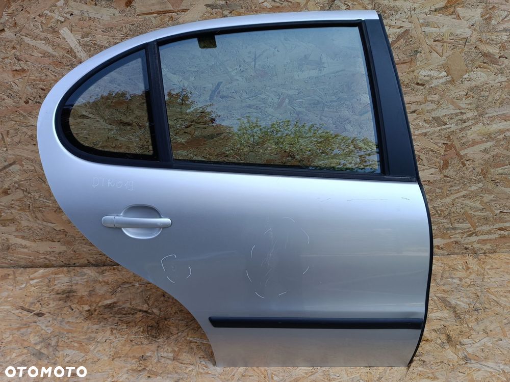 SEAT TOLEDO 2 II DRZWI TYL PRAWY KOD LAK LS7N - 1