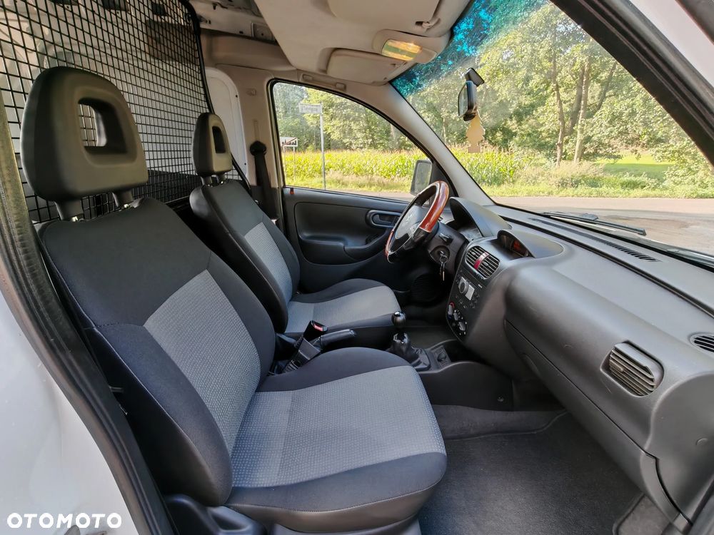 Opel Combo C - 8