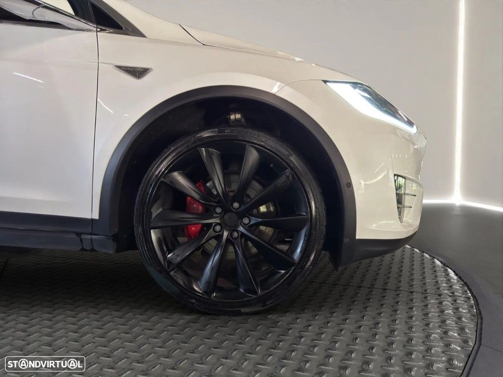 Tesla Model S P90D - 10