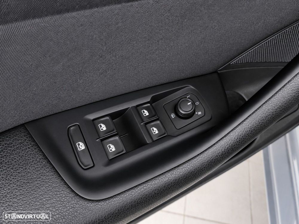Volkswagen Passat Variant 2.0 TDI Business DSG — fotografia 18