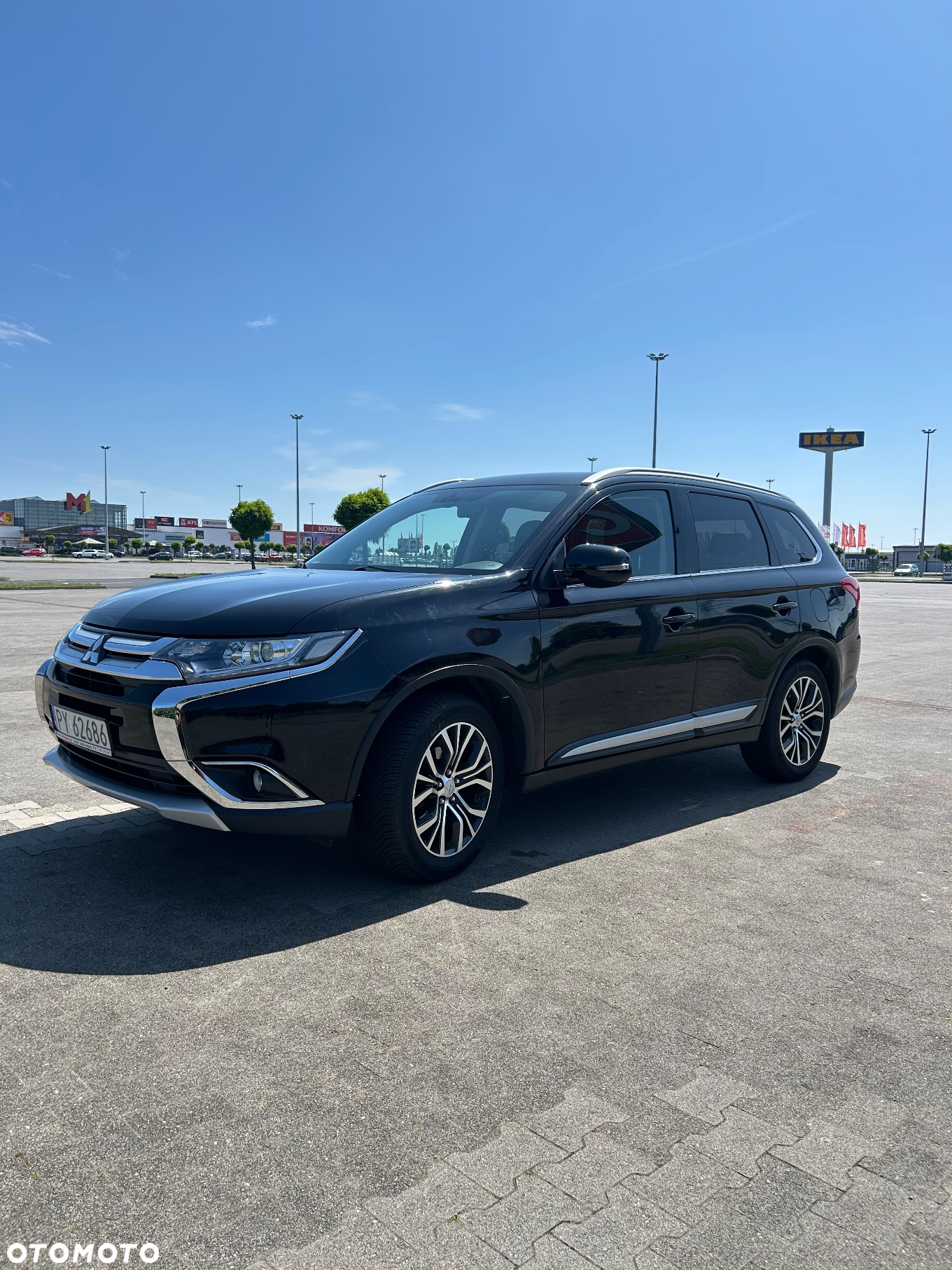 Mitsubishi Outlander - 2