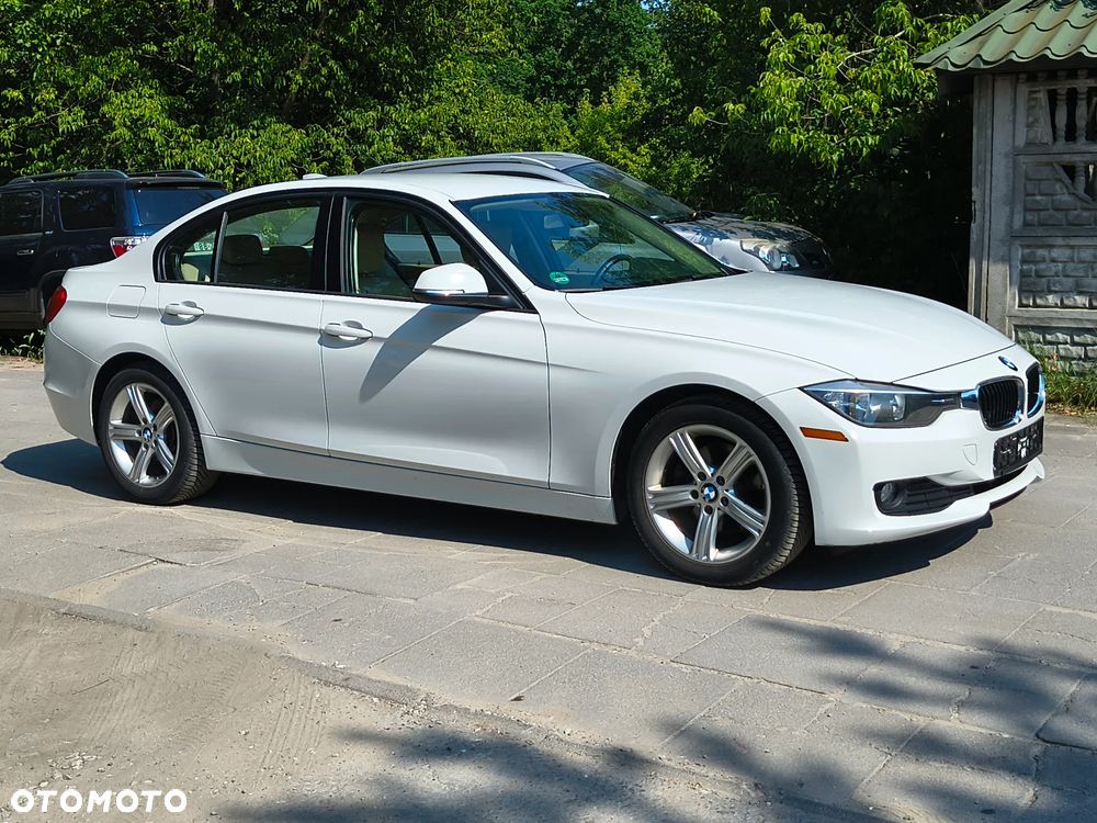 BMW Seria 3 320i Sport-Aut Luxury Line - 24