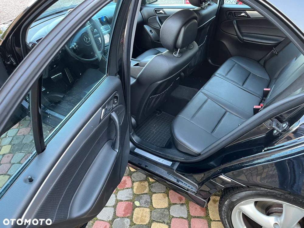 Mercedes-Benz Klasa C 220 CDI Automatik Avantgarde DPF - 10