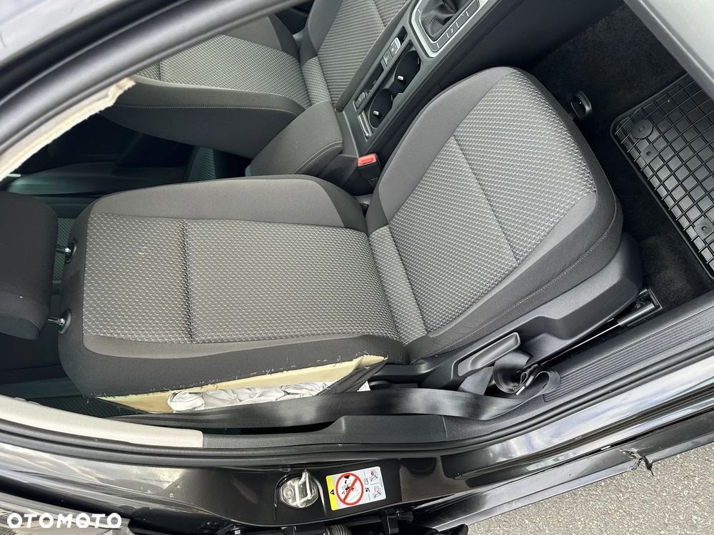 Volkswagen Passat 1.5 TSI EVO Elegance - 20