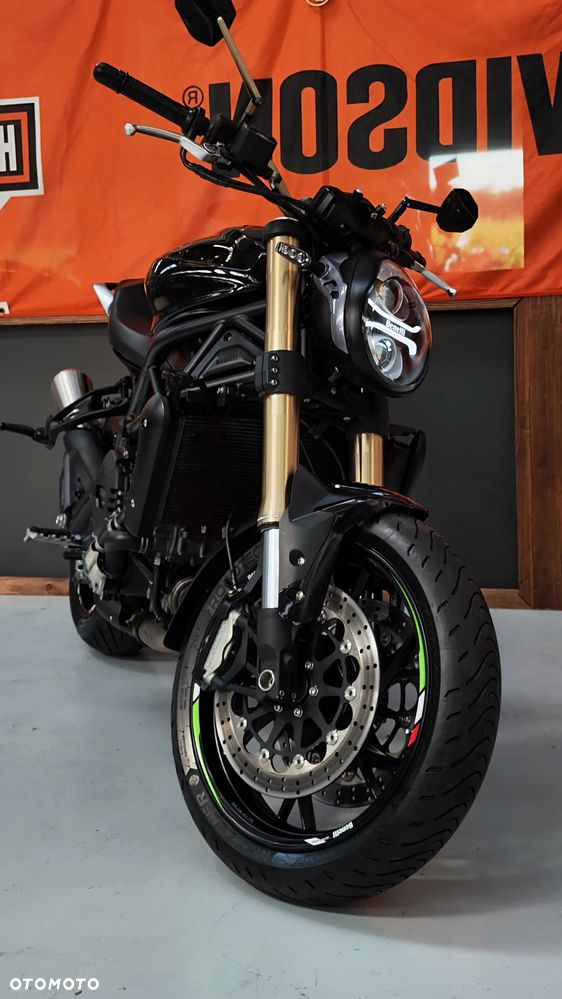 Benelli 752 S - 4