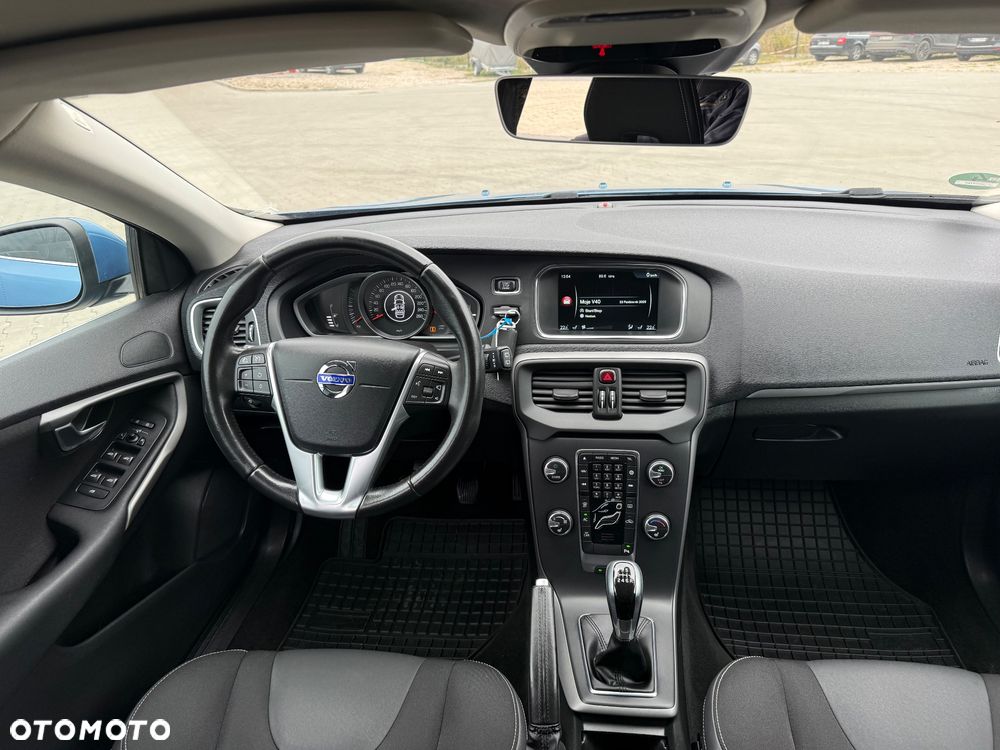 Volvo V40 D2 Momentum - 17