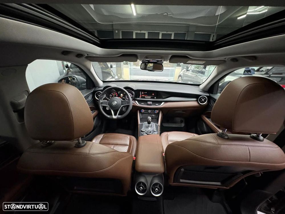 Alfa Romeo Stelvio — fotografia 14