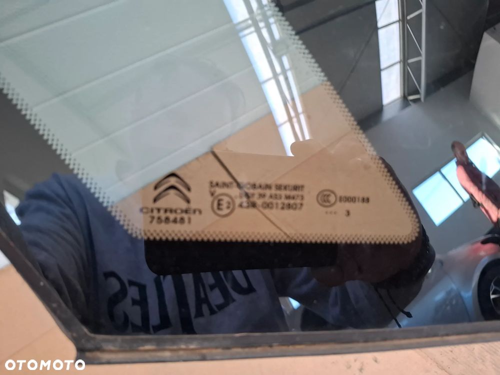 C4 picasso II krótki szyba karoseryjna tył - 3