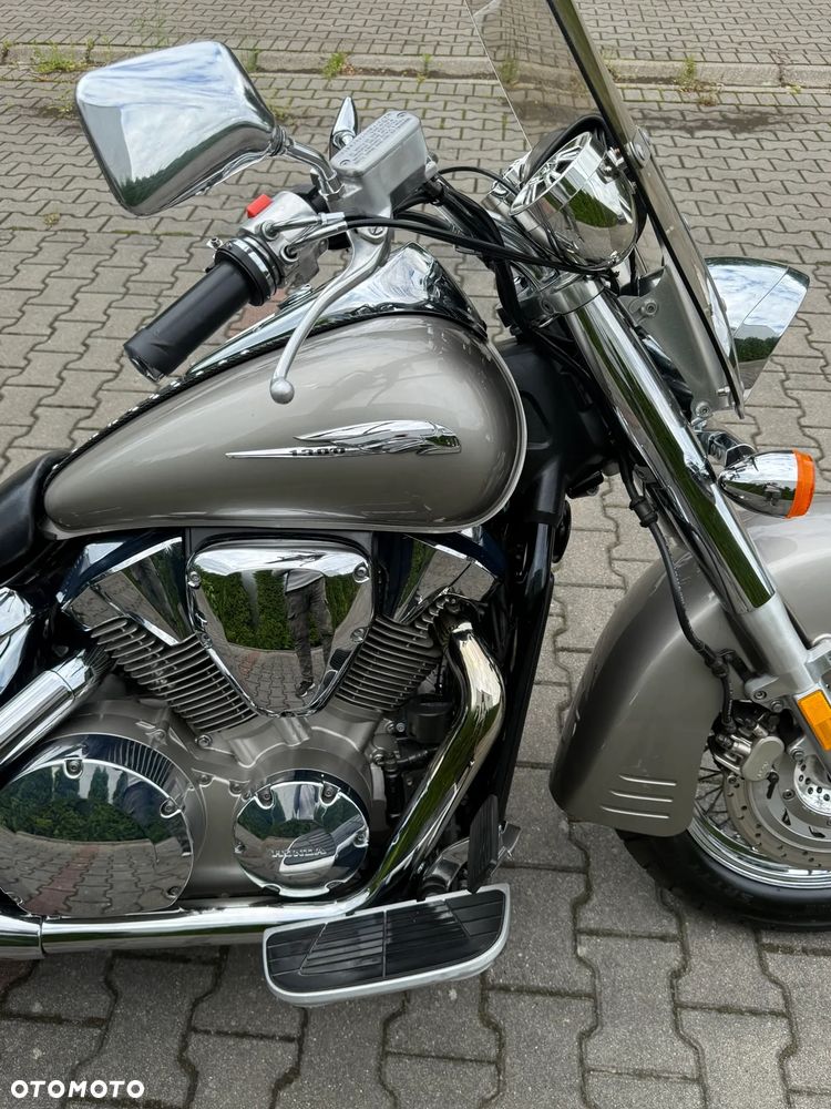 Honda VTX - 12
