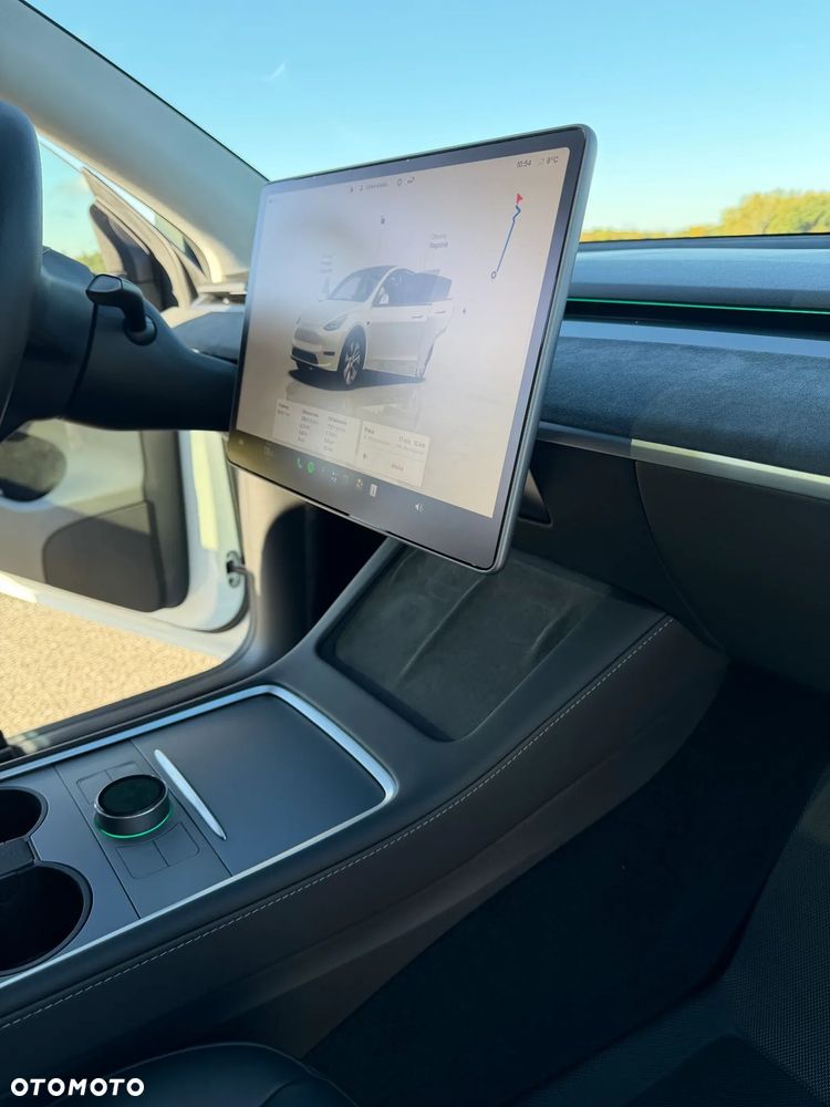 Tesla Model Y Long Range AWD - 18