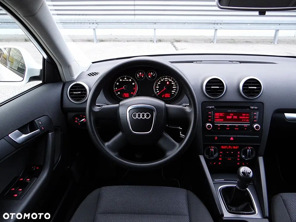 Audi A3 Sportback 1.6 Ambition - 28