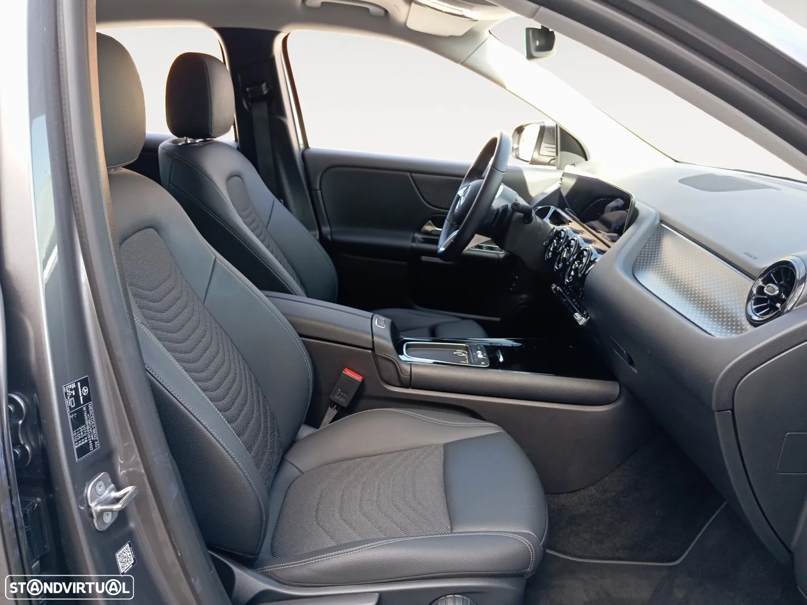 Mercedes-Benz GLA 200 Standard - 14