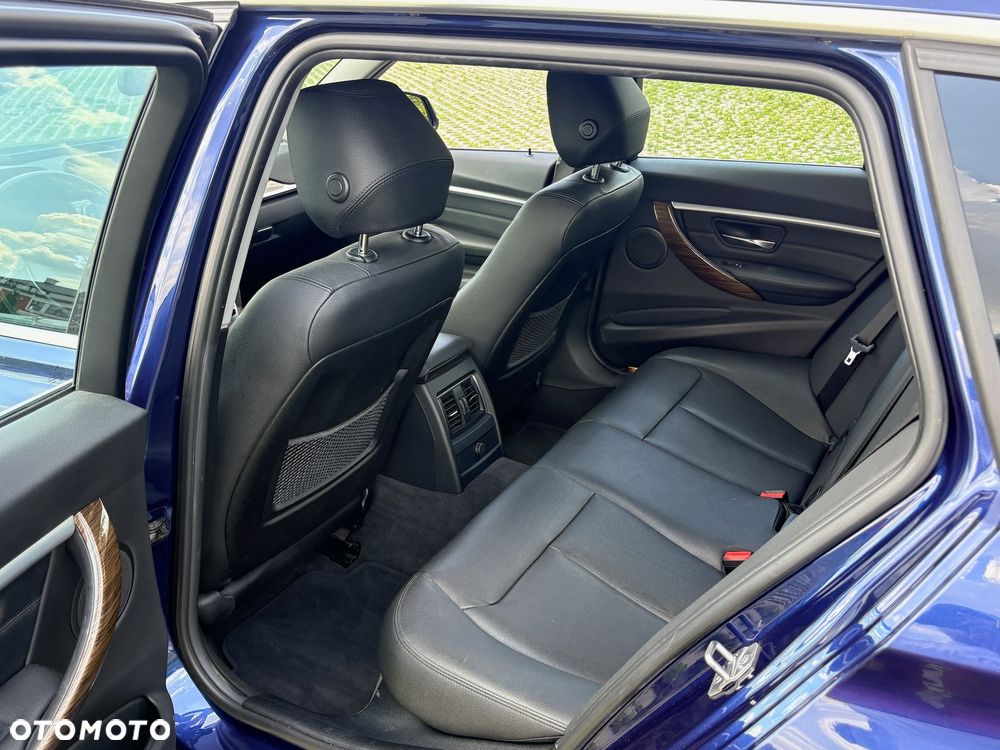 BMW Seria 3 320d Luxury Line - 11
