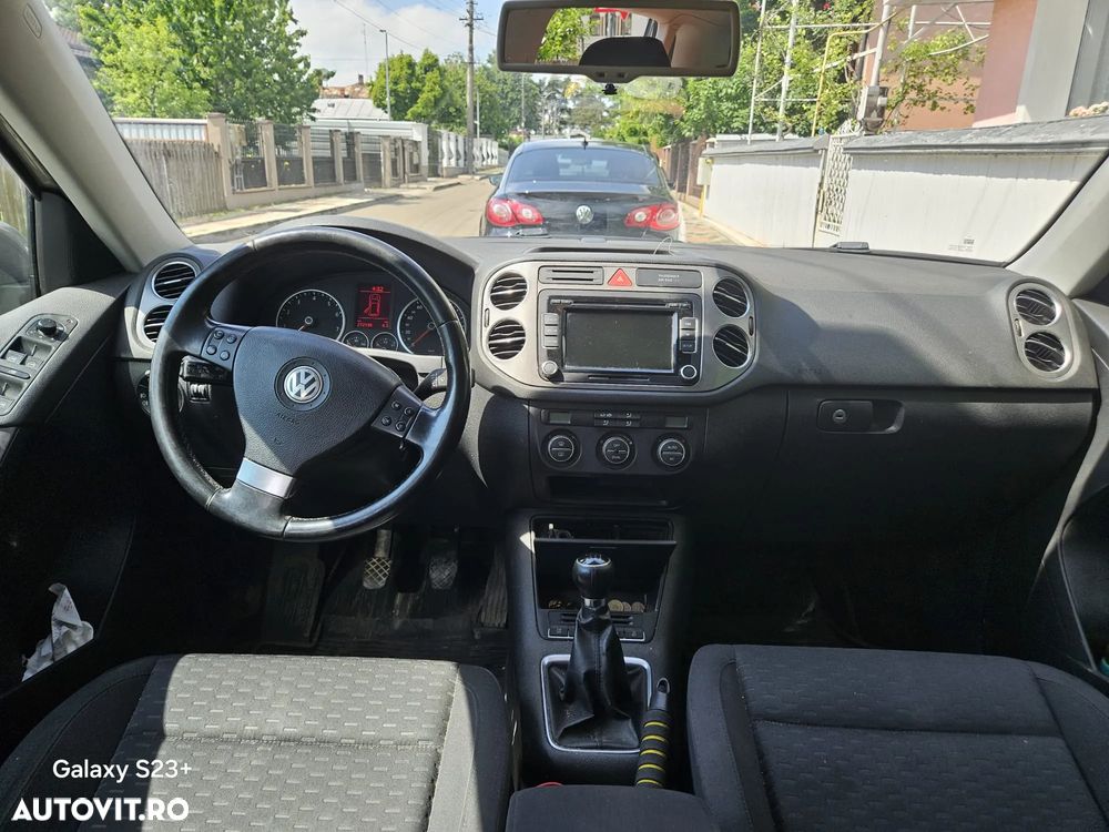 Volkswagen Tiguan - 10