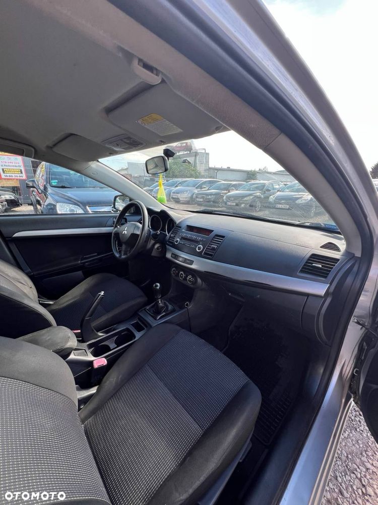 Mitsubishi Lancer - 7