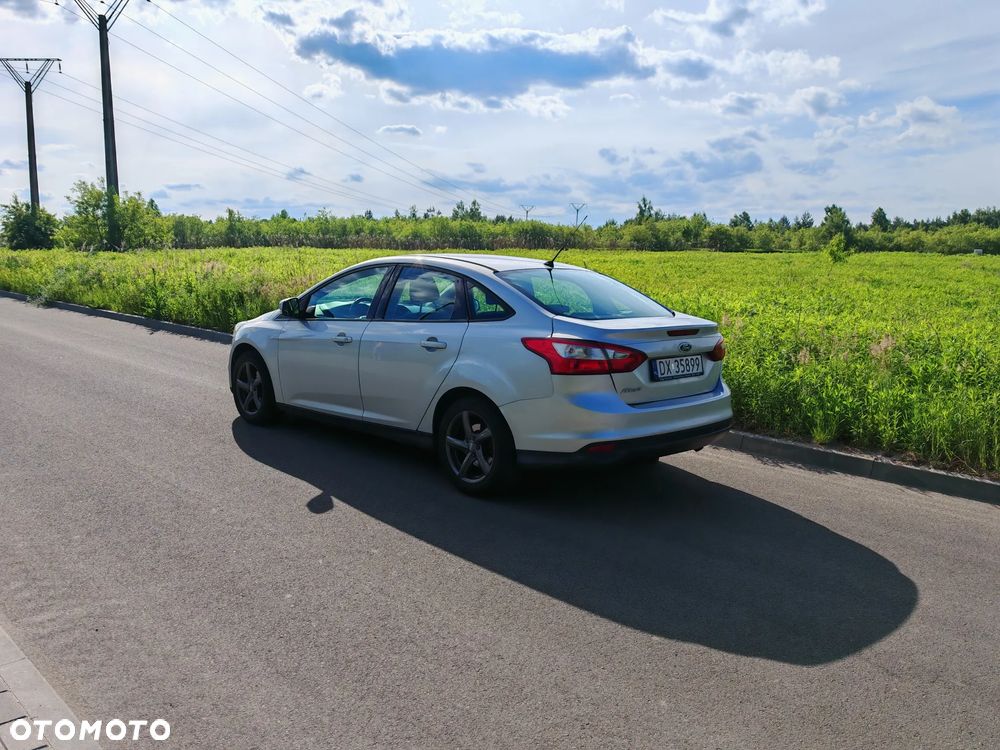 Ford Focus 1.6 Ambiente - 10