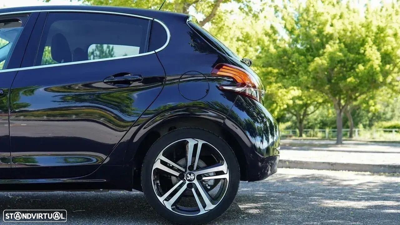 Peugeot 208 1.2 PureTech GT Line - 29