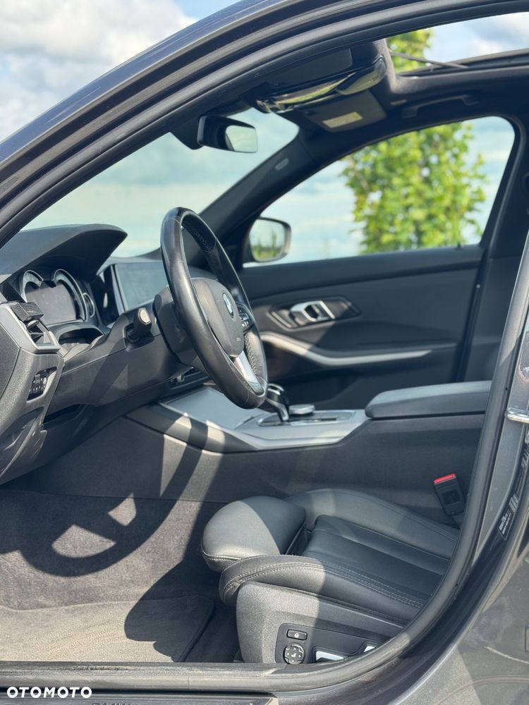 BMW Seria 3 318d Touring - 18